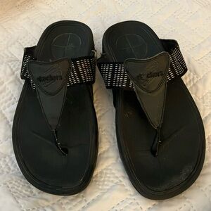 Skechers arch support flip flops
